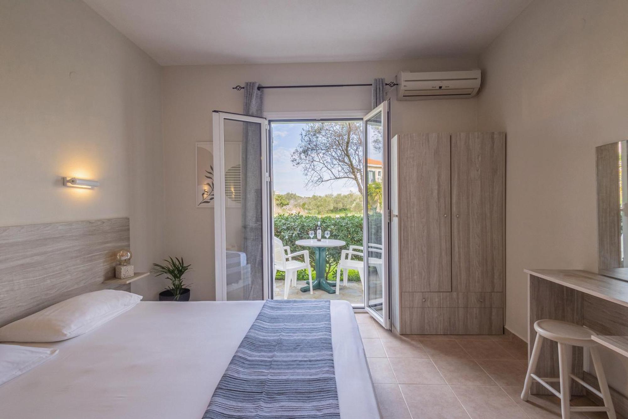 Aria Apartment Lakithra ภายนอก รูปภาพ